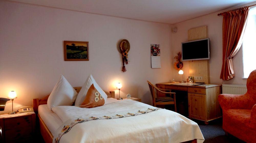 Logis L'Auberge Gutshof Bischofswerda Bagian luar foto