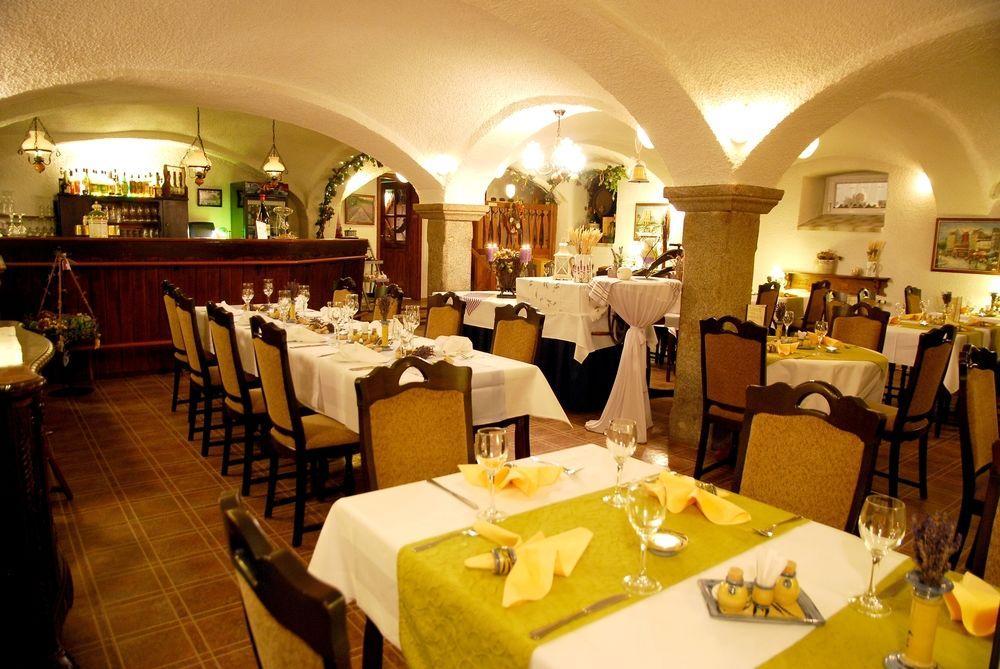 Logis L'Auberge Gutshof Bischofswerda Bagian luar foto